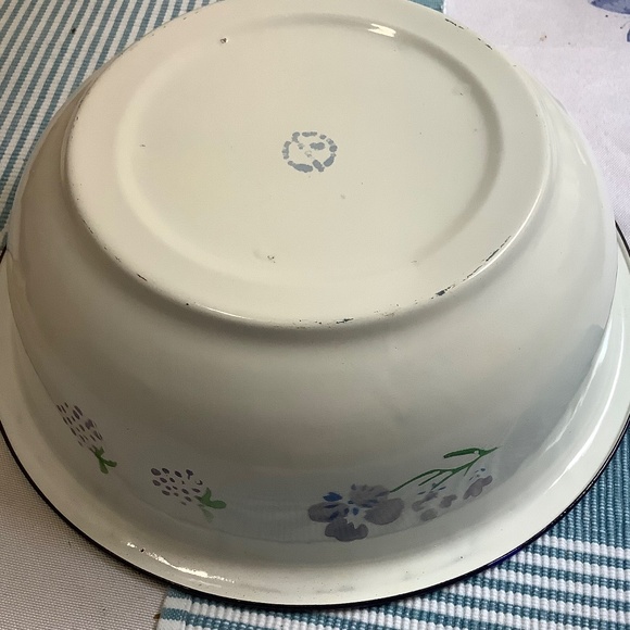 April Cornell Enamel 4L bowl/tub - Picture 4 of 4